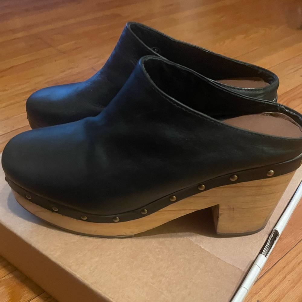 Roxy Clogs w/Wooden heel from Urban Outfitters